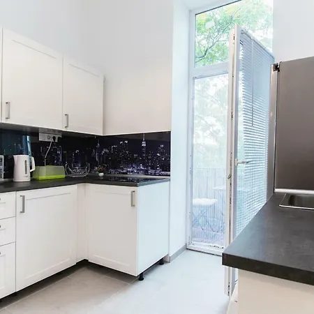 Design Loft Rottenbiller W Balcony