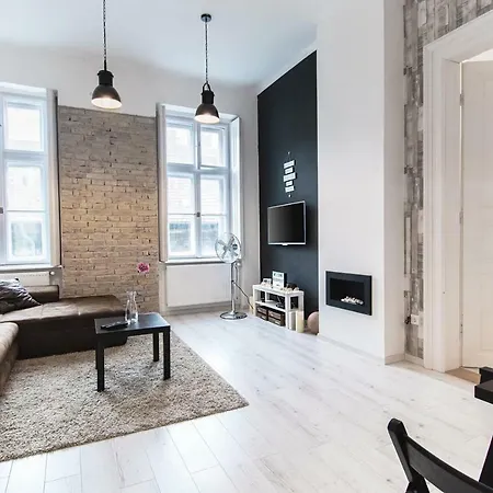 Design Loft Rottenbiller W Balcony Budapest
