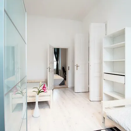 Design Loft Rottenbiller W Balcony Appartamento